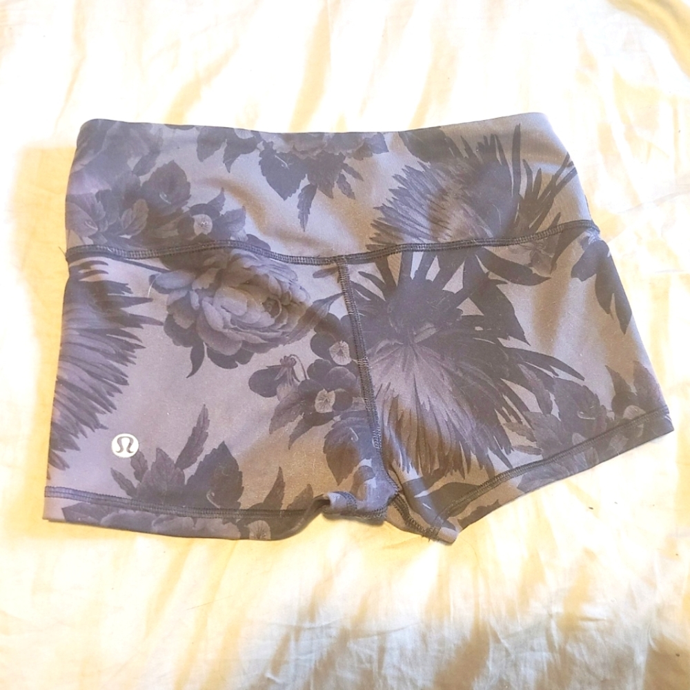 Lulu lemon yoga shorts floral pattern